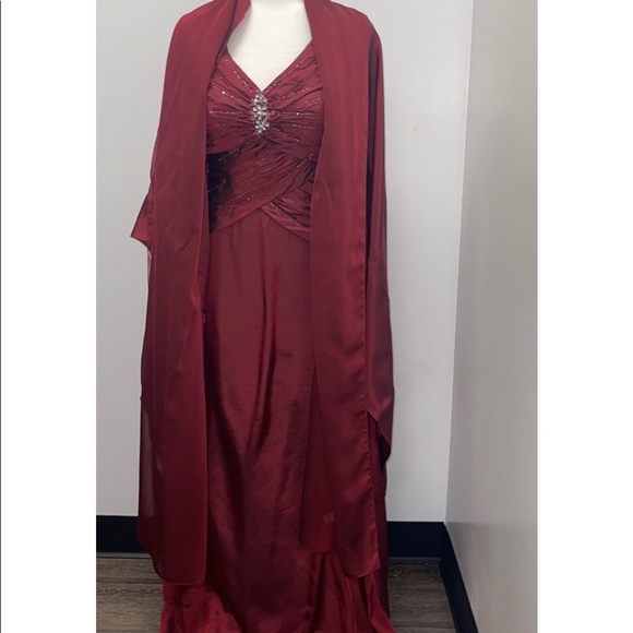 This is a brand new Formal Gown Dress - Picture 3 of 3